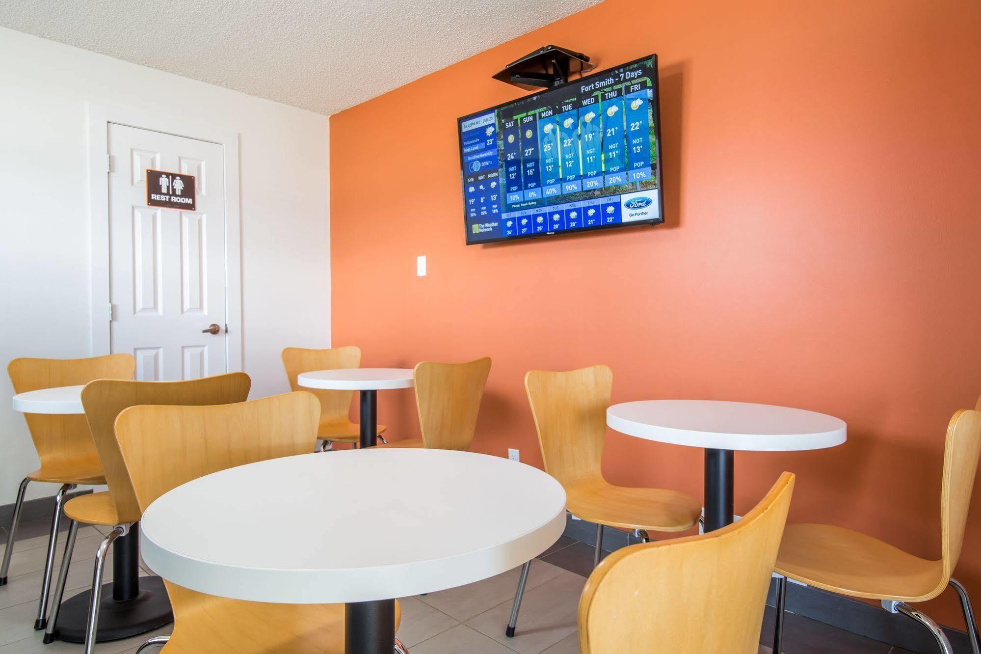 Motel 6-Fort Nelson, Bc Zewnętrze zdjęcie